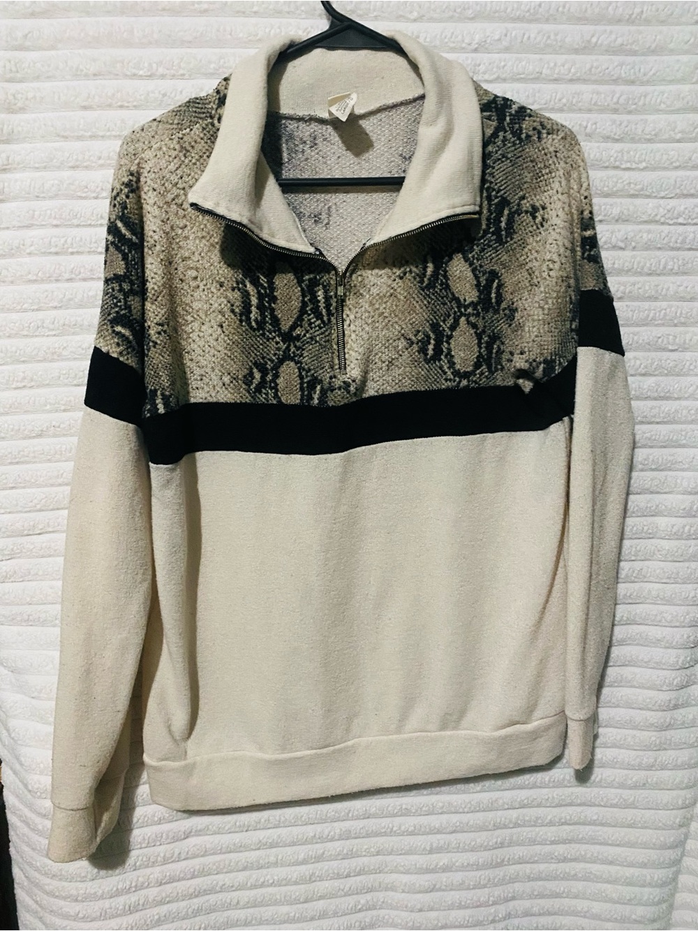 7th Ray Cream and Black Snake-Print Half-Zip Pullover